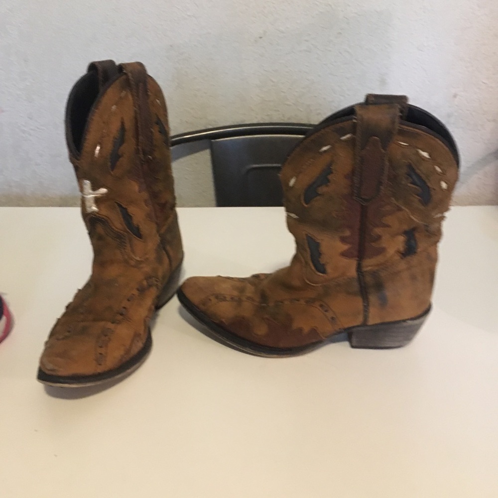 Girls Dan Post boots. Good condition.